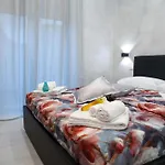 Spend Night 3* Napels