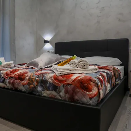 Spend Night 3* Neapol