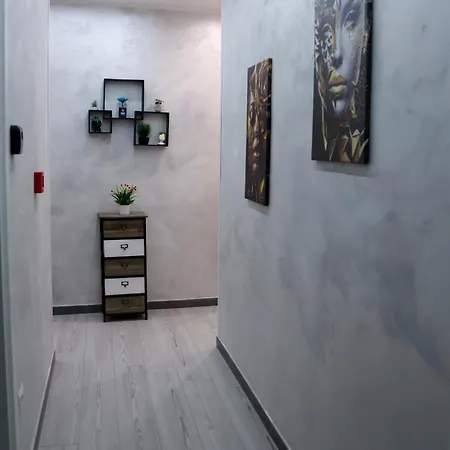 Spend Night 3* Neapol